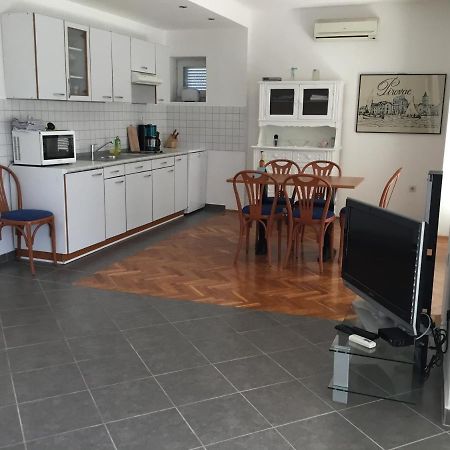 Apartments More 皮罗瓦茨 外观 照片